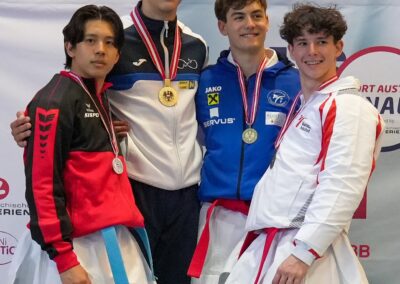 Siegerehrung bei der Karate-Staatsmeisterschaft 2025 in Innsbruck – Podium mit Wiener Beteiligung